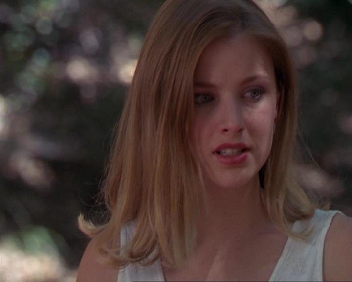 Charmed-Online_dot_net-3x02MagicHour0996.jpg Charmed-Online_dot_net-3x02MagicHour0996.jpg