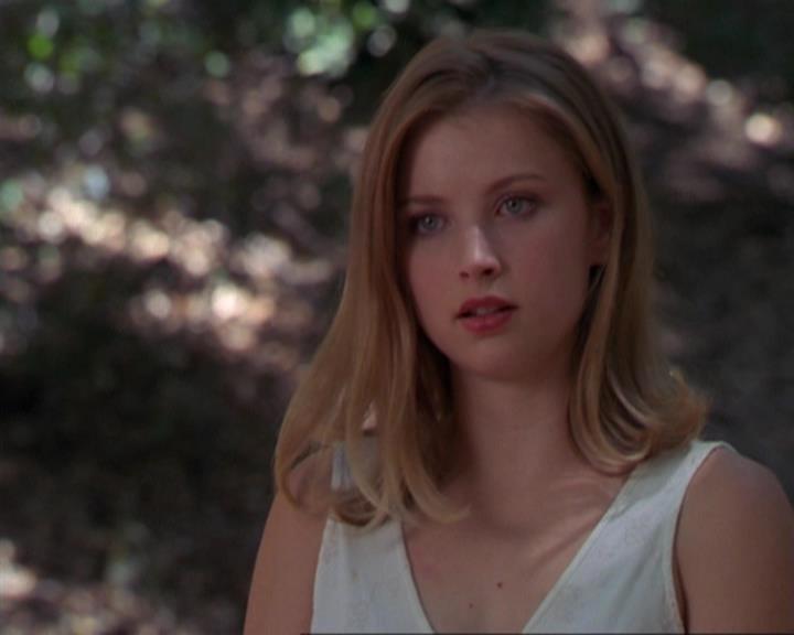 Charmed-Online_dot_net-3x02MagicHour1001.jpg