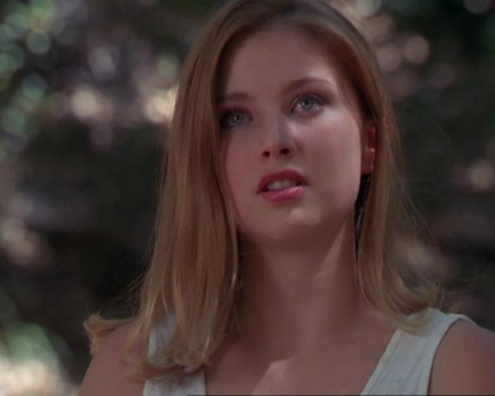 Charmed-Online_dot_net-3x02MagicHour1004.jpg Charmed-Online_dot_net-3x02MagicHour1004.jpg