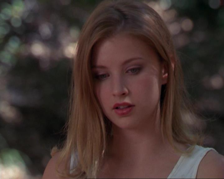 Charmed-Online_dot_net-3x02MagicHour1006.jpg Charmed-Online_dot_net-3x02MagicHour1006.jpg