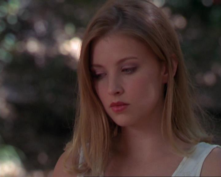 Charmed-Online_dot_net-3x02MagicHour1010.jpg Charmed-Online_dot_net-3x02MagicHour1010.jpg