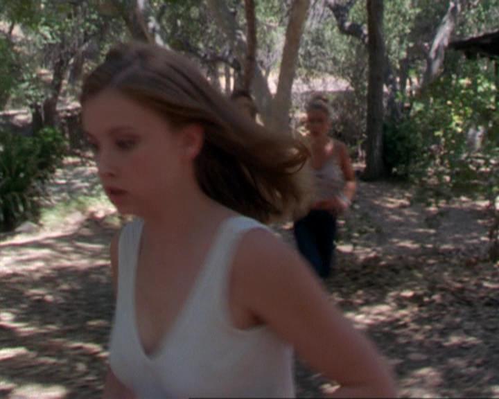 Charmed-Online_dot_net-3x02MagicHour1019.jpg