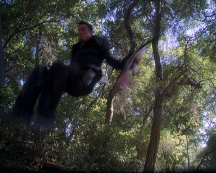 Charmed-Online_dot_net-3x02MagicHour1021.jpg