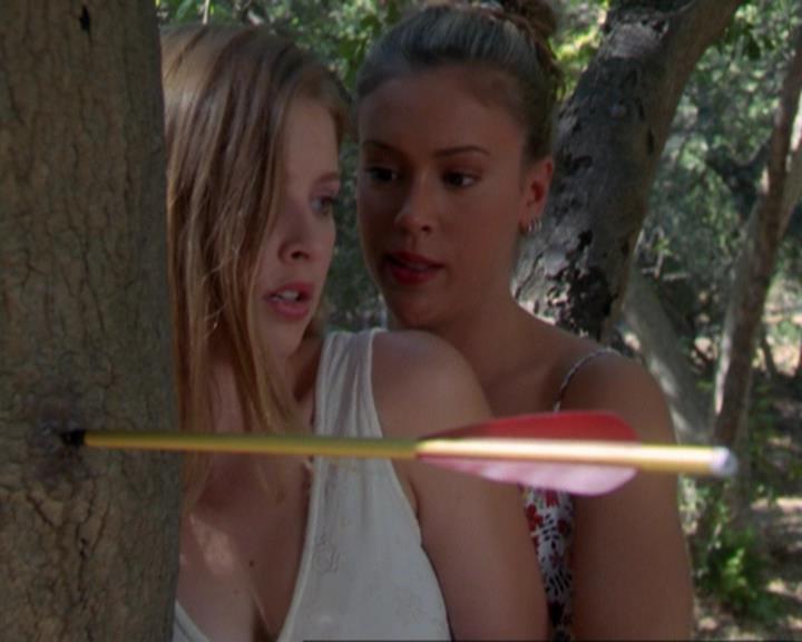 Charmed-Online_dot_net-3x02MagicHour1037.jpg