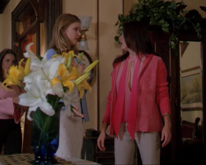 Charmed-Online_dot_net-3x02MagicHour1052.jpg