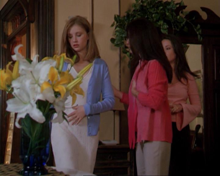 Charmed-Online_dot_net-3x02MagicHour1057.jpg