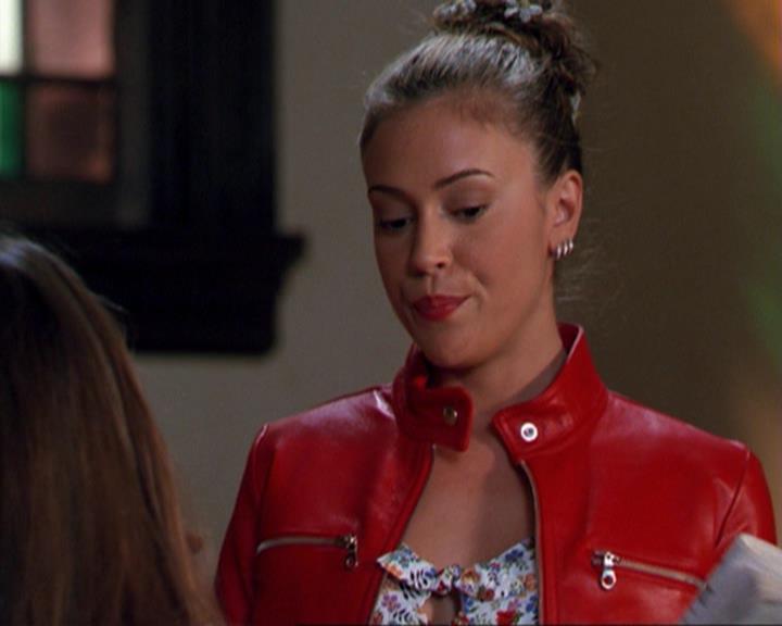 Charmed-Online_dot_net-3x02MagicHour1077.jpg Charmed-Online_dot_net-3x02MagicHour1077.jpg