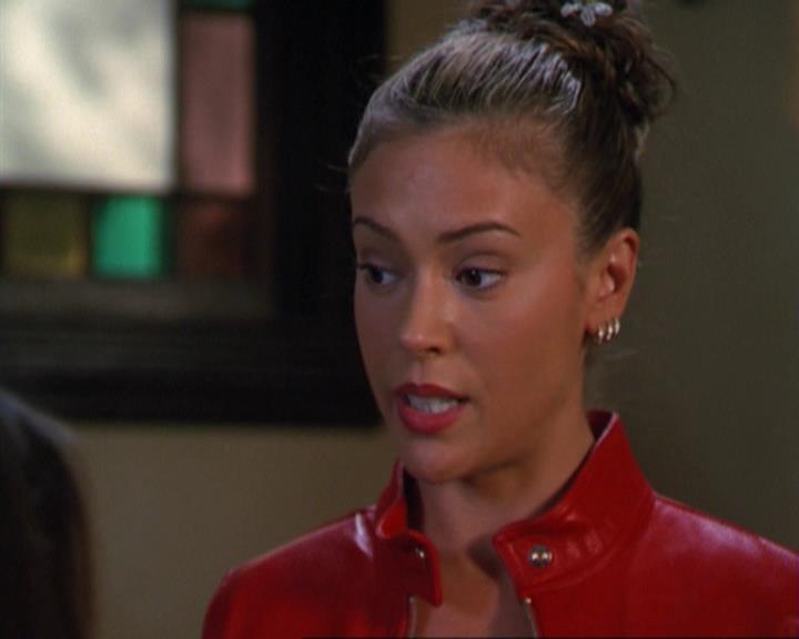 Charmed-Online_dot_net-3x02MagicHour1082.jpg