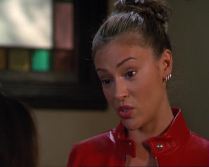 Charmed-Online_dot_net-3x02MagicHour1095.jpg Charmed-Online_dot_net-3x02MagicHour1095.jpg