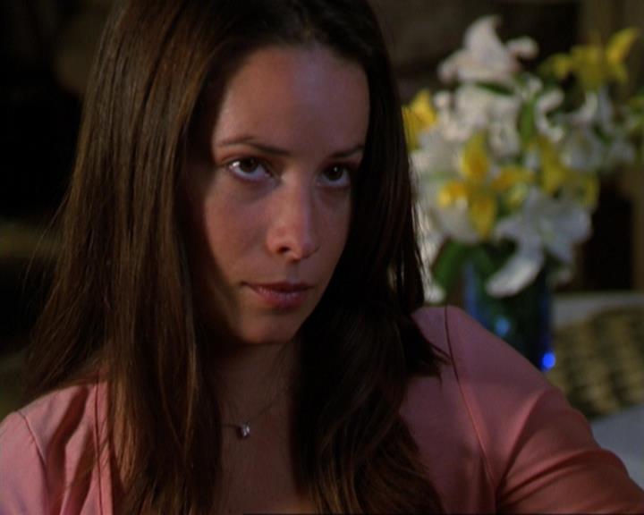 Charmed-Online_dot_net-3x02MagicHour1103.jpg