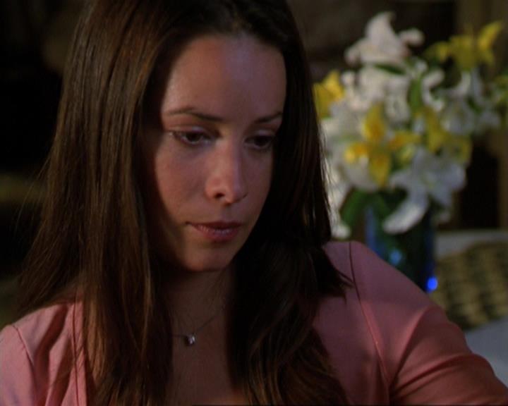 Charmed-Online_dot_net-3x02MagicHour1106.jpg Charmed-Online_dot_net-3x02MagicHour1106.jpg