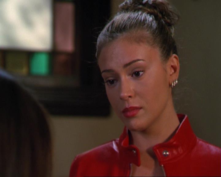 Charmed-Online_dot_net-3x02MagicHour1110.jpg