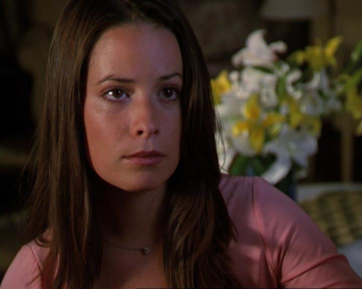 Charmed-Online_dot_net-3x02MagicHour1122.jpg