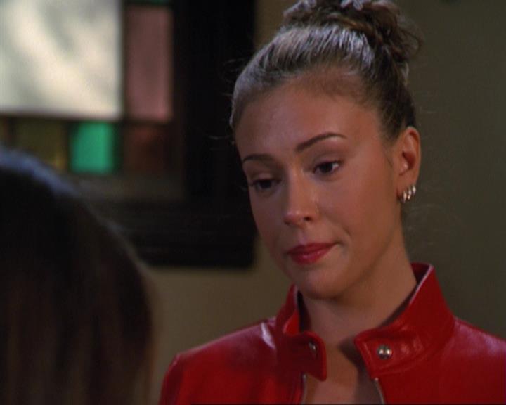 Charmed-Online_dot_net-3x02MagicHour1124.jpg