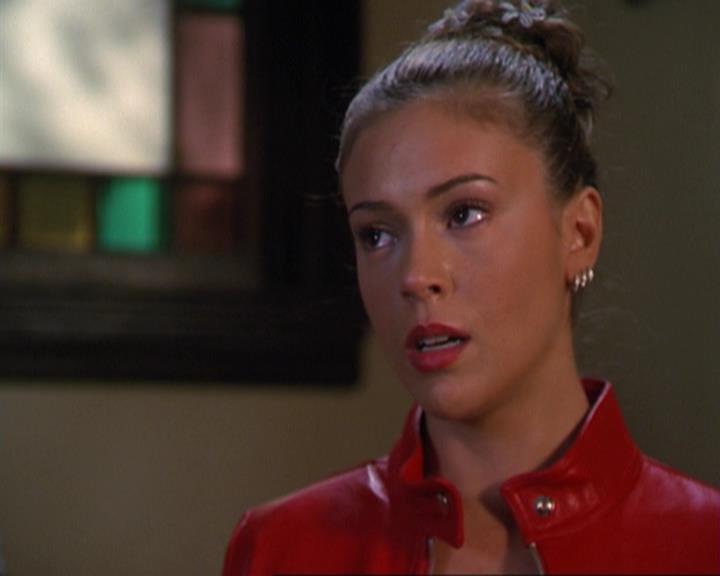 Charmed-Online_dot_net-3x02MagicHour1127.jpg