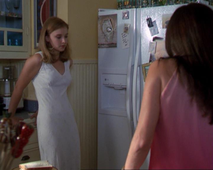 Charmed-Online_dot_net-3x02MagicHour1141.jpg