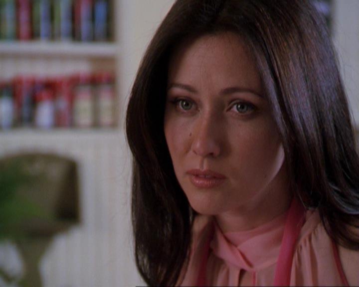 Charmed-Online_dot_net-3x02MagicHour1144.jpg Charmed-Online_dot_net-3x02MagicHour1144.jpg