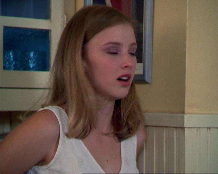 Charmed-Online_dot_net-3x02MagicHour1146.jpg