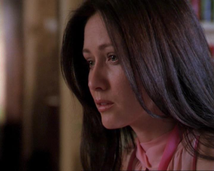 Charmed-Online_dot_net-3x02MagicHour1158.jpg