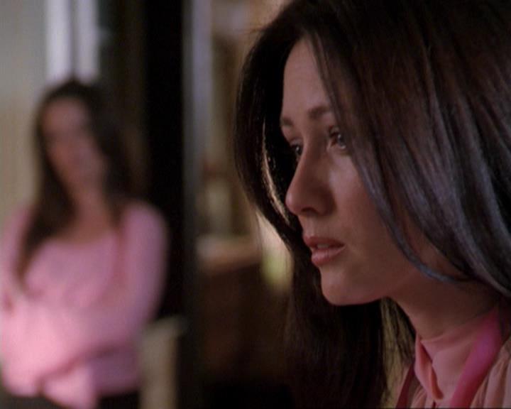 Charmed-Online_dot_net-3x02MagicHour1159.jpg