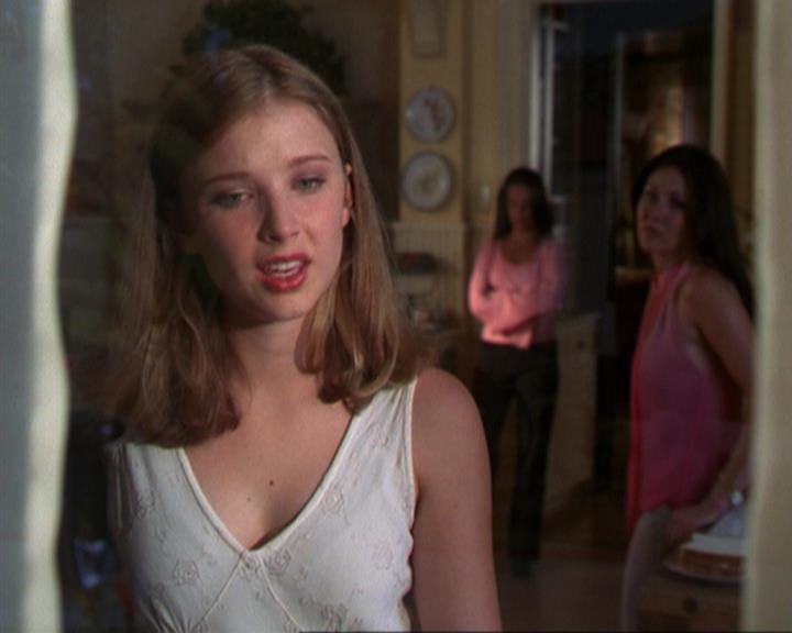 Charmed-Online_dot_net-3x02MagicHour1162.jpg Charmed-Online_dot_net-3x02MagicHour1162.jpg