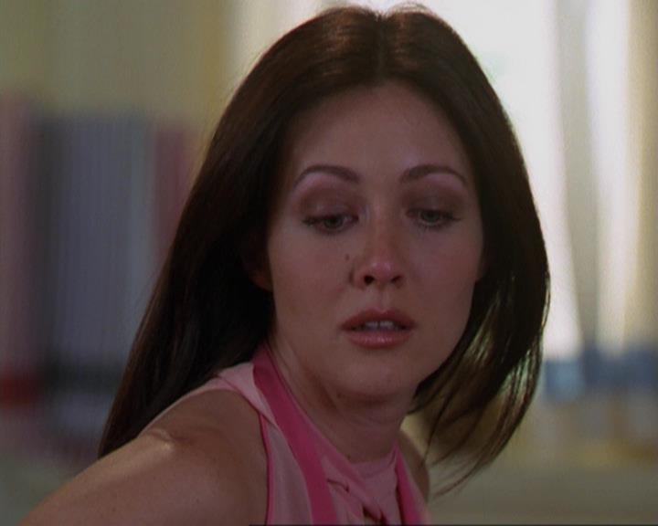 Charmed-Online_dot_net-3x02MagicHour1178.jpg