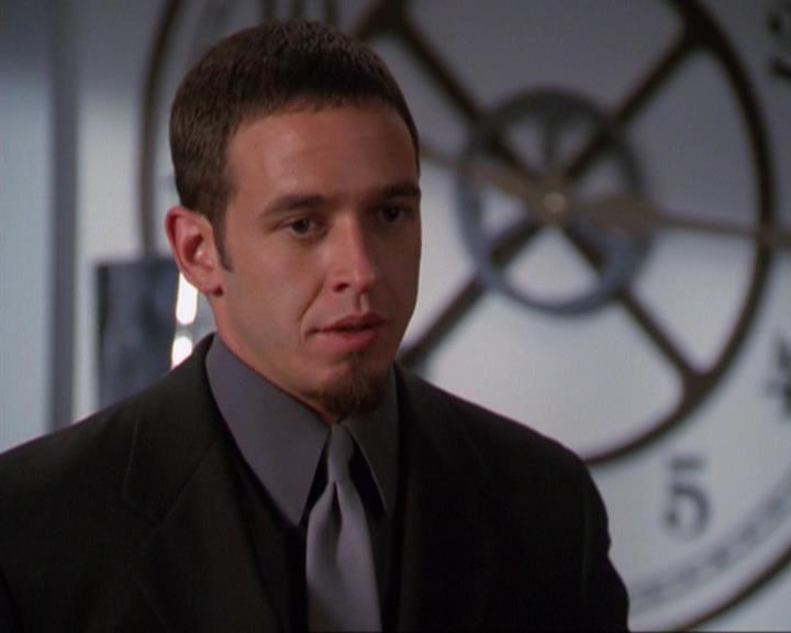 Charmed-Online_dot_net-3x02MagicHour1231.jpg