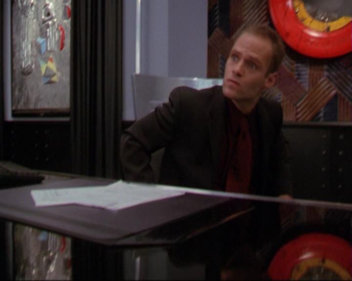 Charmed-Online_dot_net-3x02MagicHour1237.jpg