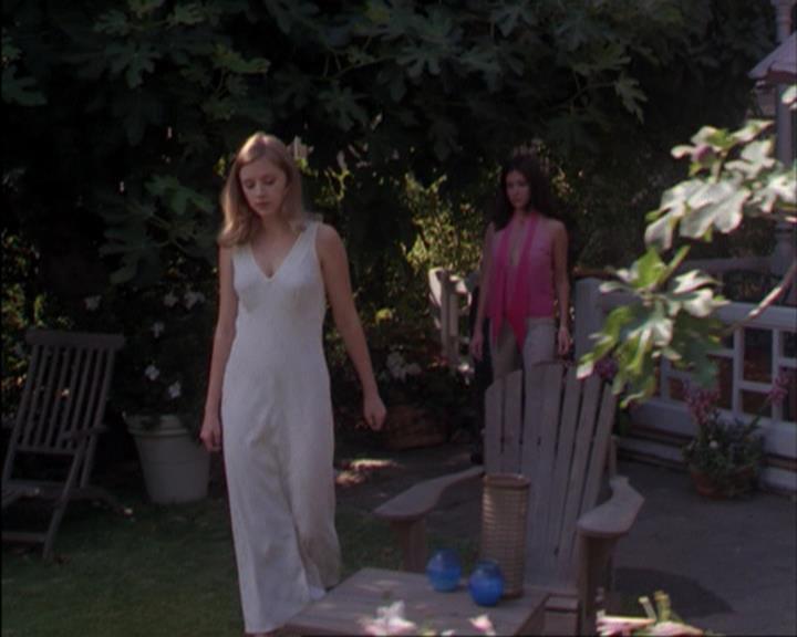 Charmed-Online_dot_net-3x02MagicHour1285.jpg