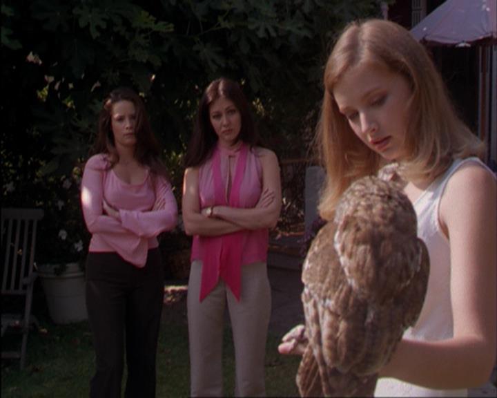 Charmed-Online_dot_net-3x02MagicHour1295.jpg
