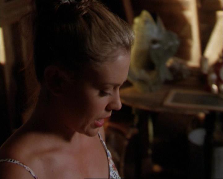 Charmed-Online_dot_net-3x02MagicHour1367.jpg