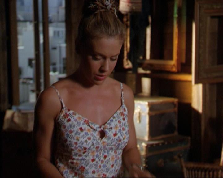 Charmed-Online_dot_net-3x02MagicHour1370.jpg
