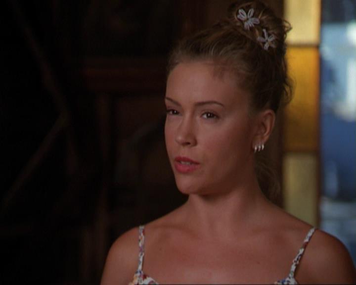 Charmed-Online_dot_net-3x02MagicHour1383.jpg