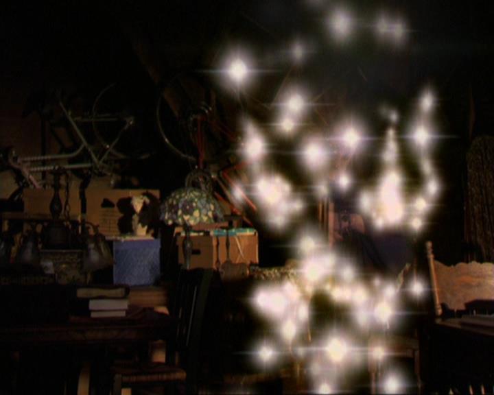 Charmed-Online_dot_net-3x02MagicHour1384.jpg