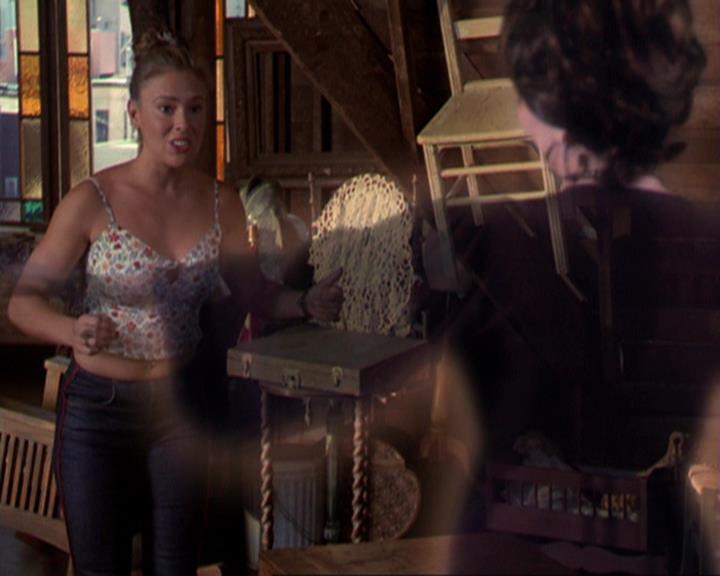 Charmed-Online_dot_net-3x02MagicHour1392.jpg