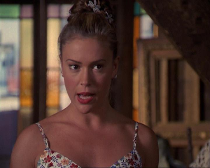 Charmed-Online_dot_net-3x02MagicHour1401.jpg