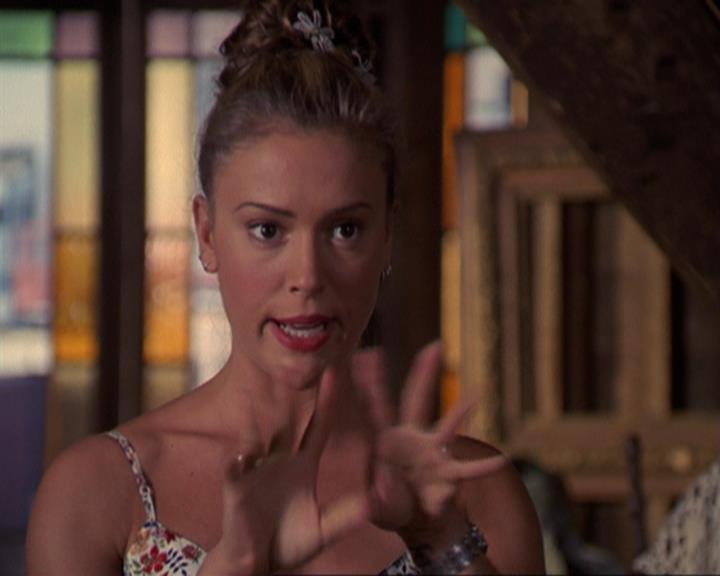Charmed-Online_dot_net-3x02MagicHour1406.jpg