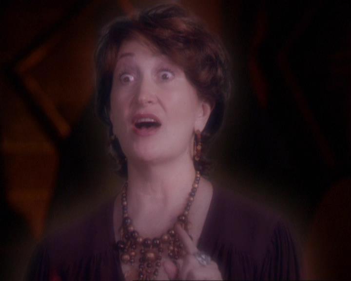 Charmed-Online_dot_net-3x02MagicHour1412.jpg