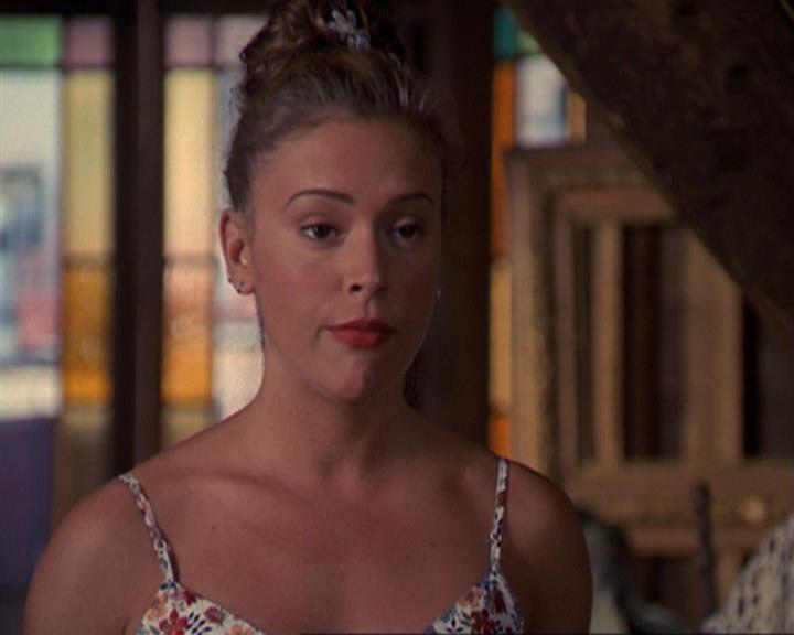 Charmed-Online_dot_net-3x02MagicHour1414.jpg