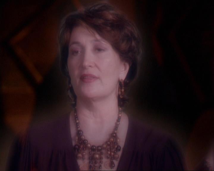 Charmed-Online_dot_net-3x02MagicHour1415.jpg