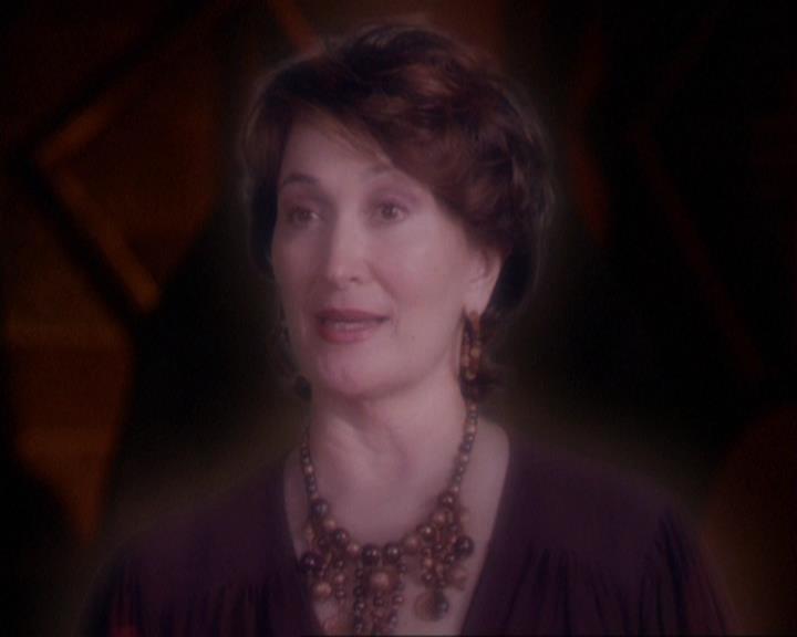 Charmed-Online_dot_net-3x02MagicHour1417.jpg
