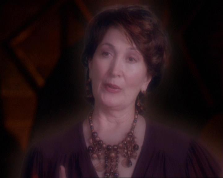 Charmed-Online_dot_net-3x02MagicHour1419.jpg