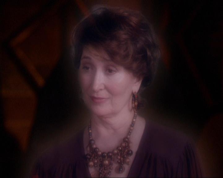 Charmed-Online_dot_net-3x02MagicHour1438.jpg