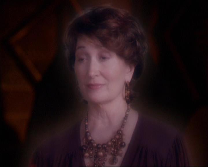 Charmed-Online_dot_net-3x02MagicHour1443.jpg
