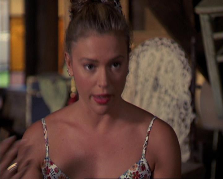 Charmed-Online_dot_net-3x02MagicHour1447.jpg