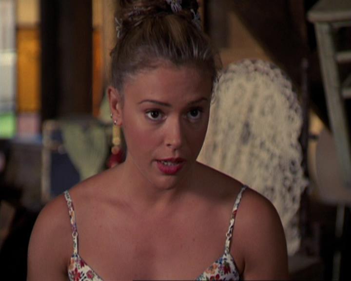 Charmed-Online_dot_net-3x02MagicHour1448.jpg