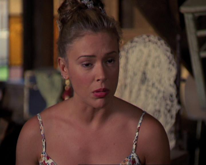 Charmed-Online_dot_net-3x02MagicHour1449.jpg