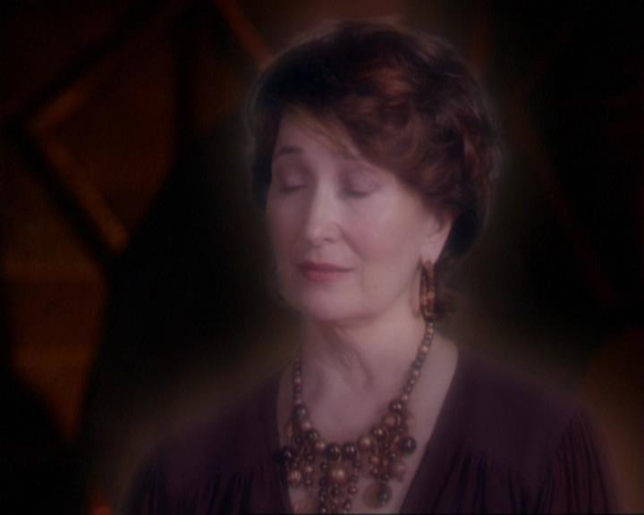 Charmed-Online_dot_net-3x02MagicHour1454.jpg
