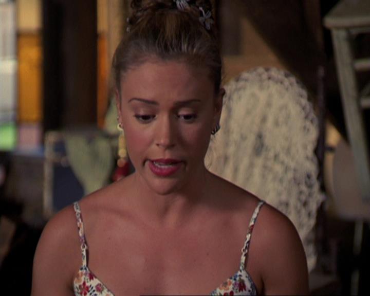 Charmed-Online_dot_net-3x02MagicHour1455.jpg