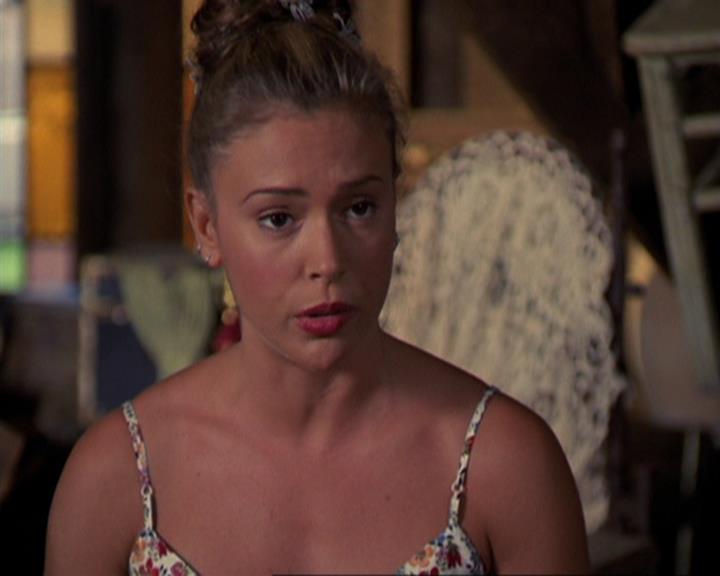 Charmed-Online_dot_net-3x02MagicHour1456.jpg